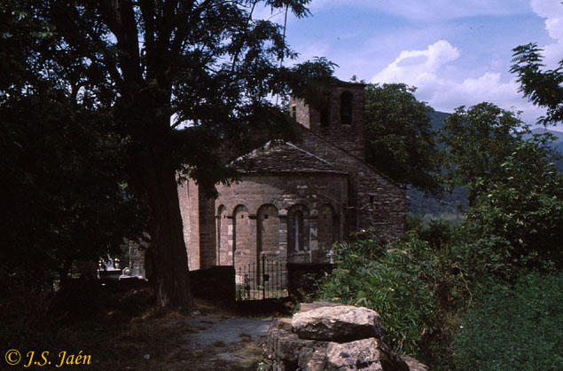 Iglesia de Oros bajo